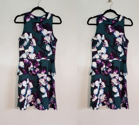 Banana Republic Dresses & Skirts - Banana Republic Floral peplum dress